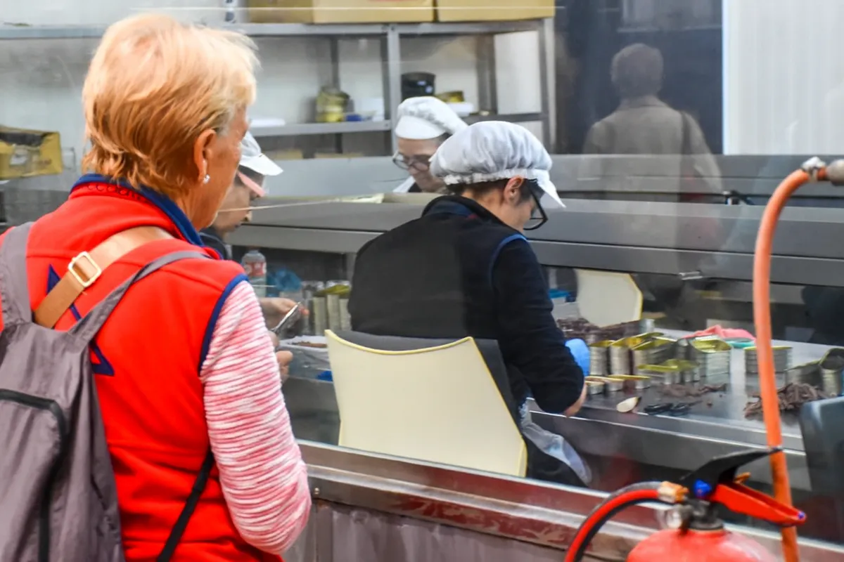 Visitar conservera de anchoas en Santoña